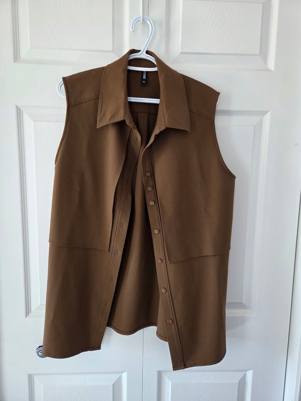 Sleeveless Button-Down Shirt in Brown